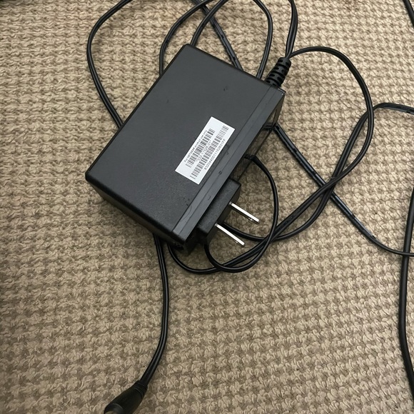 Net gear AC1900 WiFi cable modem router - Picture 7 of 7